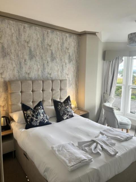 The Commodore Inn Grange-over-Sands Zewnętrze zdjęcie